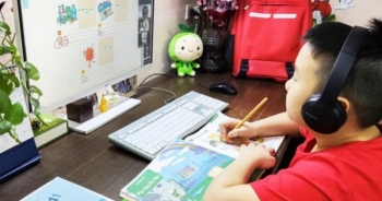 Dịch Covid-19 phức tạp: Khoảng 2,1 triệu học sinh Hà Nội chuyển học online