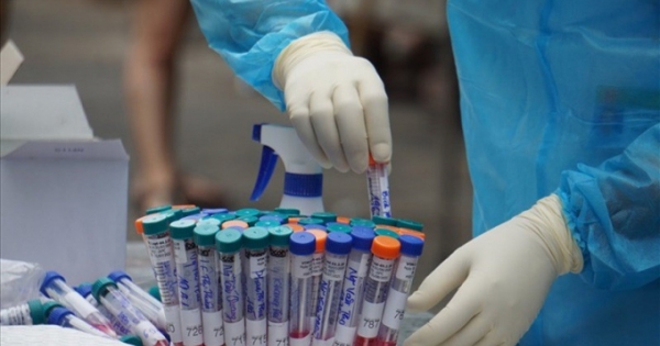 Người thứ 11 tại Hà Nội nhiễm Covid - 19 khi giao hàng cho BN1694