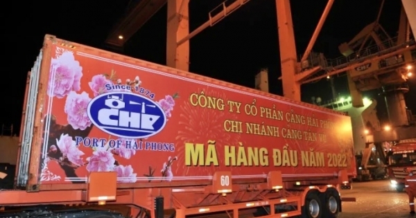 Cảng Hải Phòng chào đón mã hàng đầu tiên của năm mới 2022