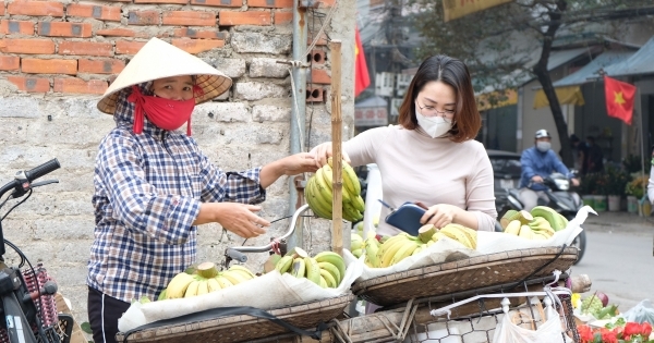 Lao động tự do cật lực làm việc những ngày cuối năm, mong Tết "ấm"