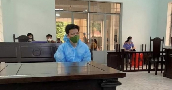 Giở trò đồi bại với con riêng của người tình, không ngờ bị quay clip