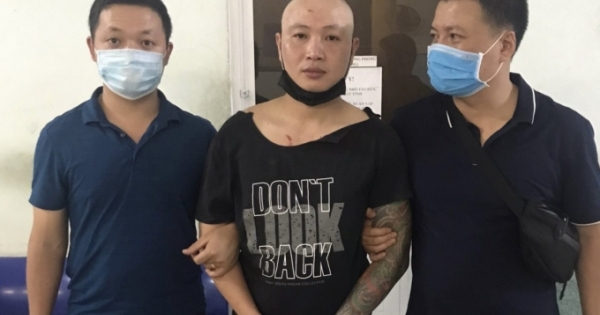 Phá kính ô tô khống chế đối tượng truy nã đặc biệt nguy hiểm về tội "Giết người"