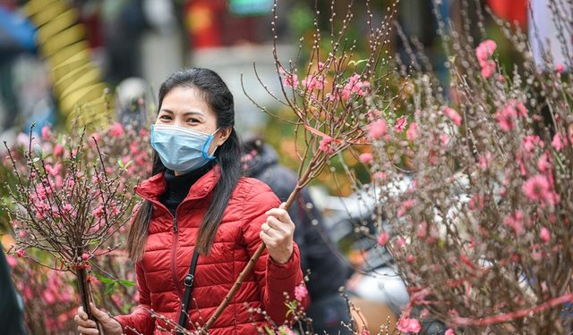 vimoney-cho-hoa-xuan-640x375