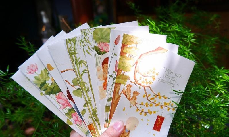 Mẫu bao lì xì truyền thống vẫn không hề lép vế với mẫu mã trang nhã, hài hòa.