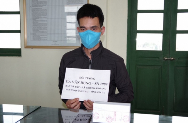 Bắt giữ đối tượng vận chuyển 4.000 vi&ecirc;n ma t&uacute;y tại Quất L&acirc;m