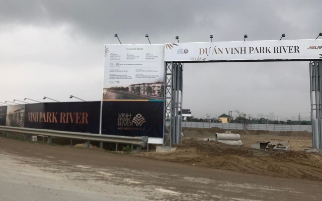 Bị “tuýt còi” liên tục, dự án Khu đô thị NIDCO Thịnh Lợi vẫn trưng biển quảng cáo với tên “ảo”