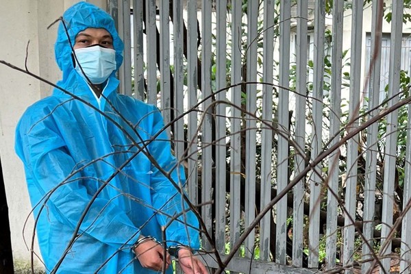 Đối tượng bị công an bắt giữ