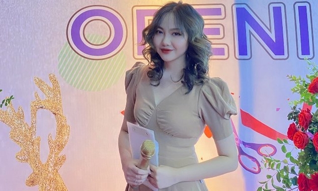 Chuyện về nữ sinh xinh đẹp trường Luật mê dẫn chương trình