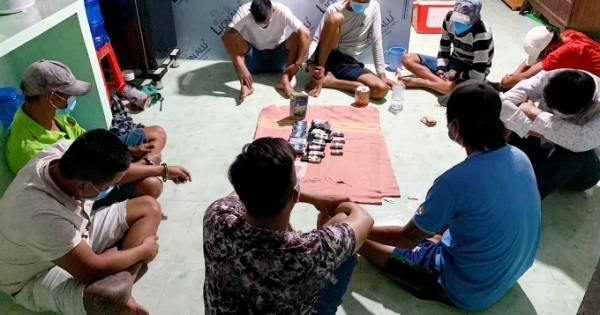 Bạc Liêu: Bắt quả tang 9 đối tượng đánh bạc có tổ chức