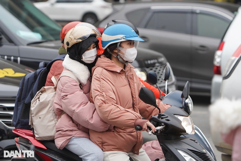 Người từ nơi khác về Hải Dương đón Tết phải tuân thủ các quy định phòng dịch của tỉnh này đưa ra. (Ảnh: Quân Đỗ).