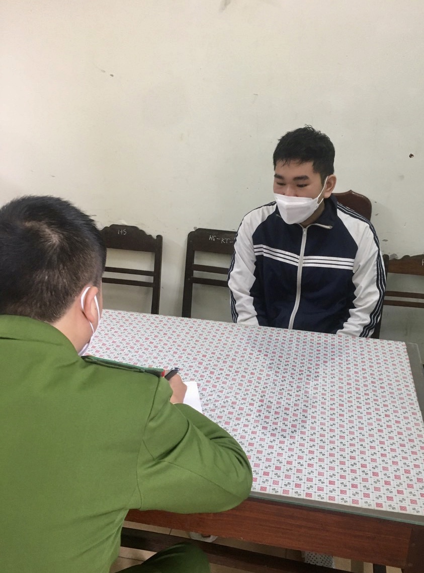 Đối tượng Trịnh Quang Huy tại cơ quan Công an