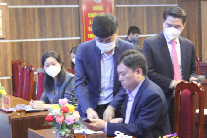 Tại buổi lễ, lãnh đạo của tỉnh Bắc Ninh đã thử nghiệm gọi đến Tổng đài.