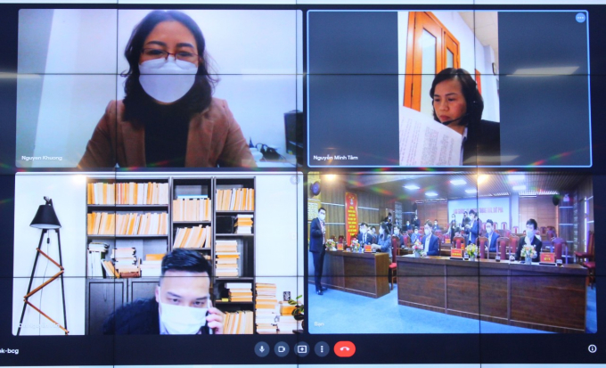 72 bác sĩ làm công tác tư vấn qua Tổng đài túc trực 24/7.