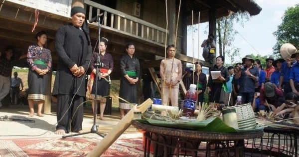 Tục thờ thần sấm đón năm mới của người Ơ Đu