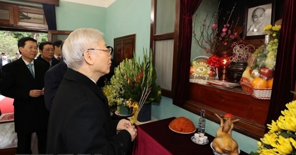 Tổng Bí thư dâng hương tưởng niệm Chủ tịch Hồ Chí Minh tại Nhà 67