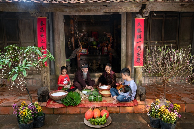 Thời điểm x&ocirc;ng nh&agrave;, x&ocirc;ng đất n&ecirc;n chọn l&agrave; ng&agrave;y m&ugrave;ng 1 Tết. (Ảnh: Nguyễn Minh Tiến).