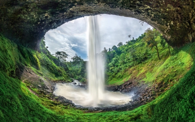 Truyền thuyết về th&aacute;c Li&ecirc;ng Nung giữa đại ng&agrave;n T&acirc;y Nguy&ecirc;n