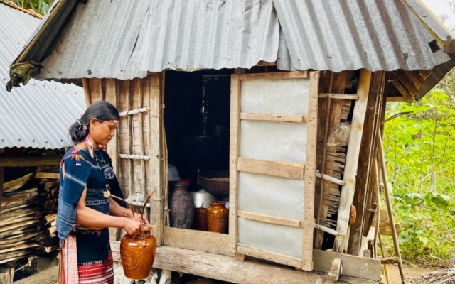C&uacute;ng kho l&uacute;a đầu năm, n&eacute;t đẹp văn h&oacute;a của người Bahnar