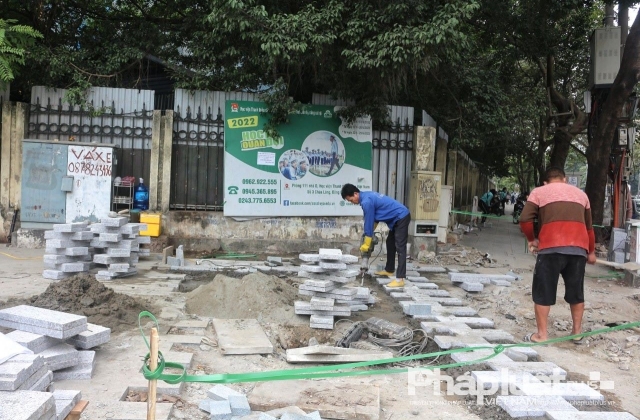 Vỉa hè “độ bền 70 năm” nứt vỡ sau vài năm: Cần đánh giá lại hiệu quả việc lát vỉa hè