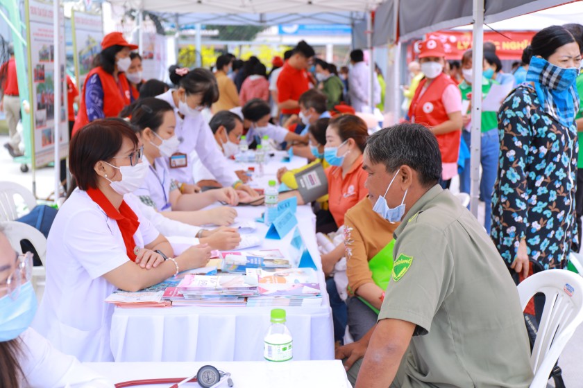 Các hoạt động tại “Chợ Tết 0 đồng” ở Hà Nội và TP HCM.