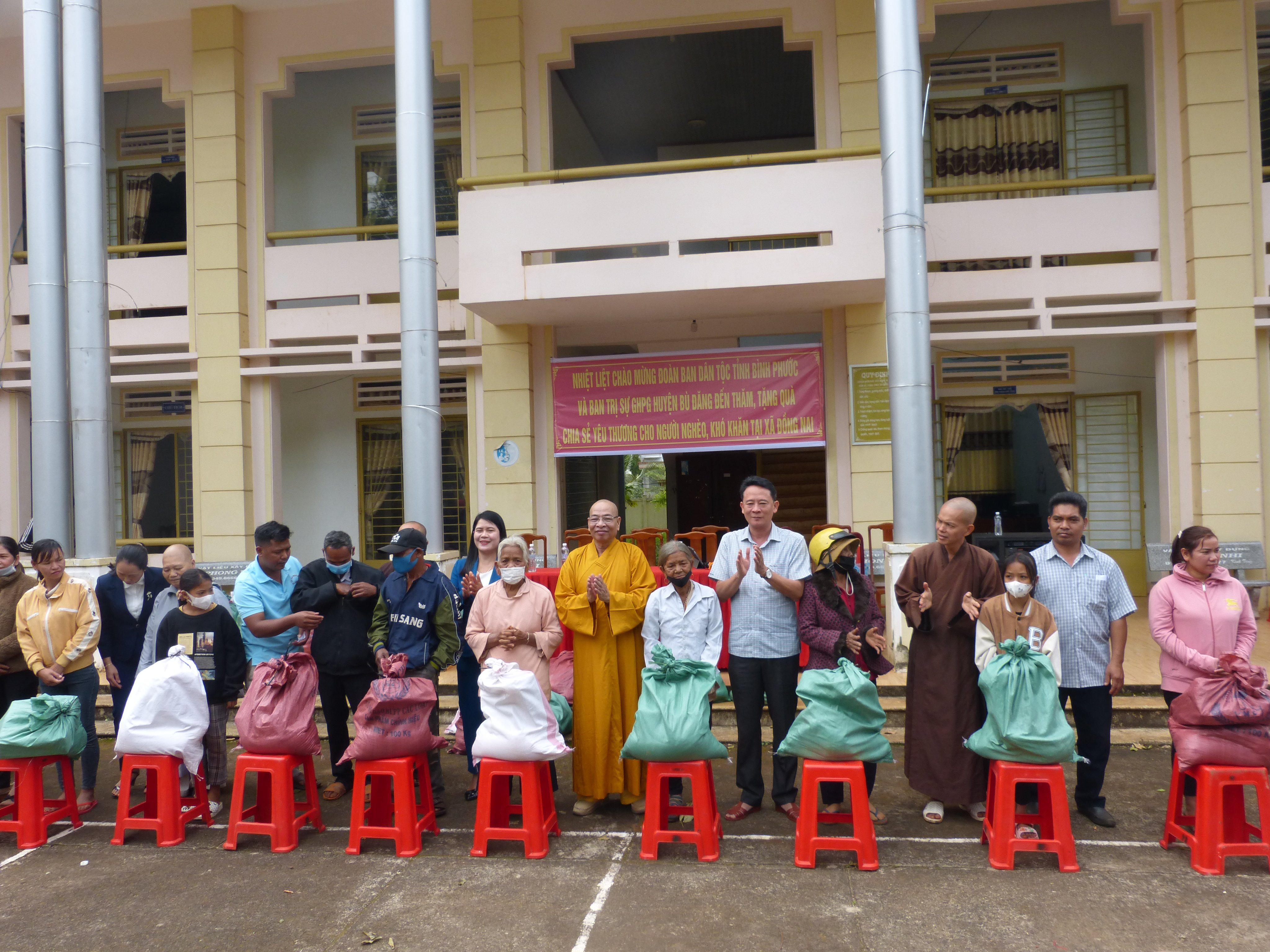 z4025797774136_b36dd952f658467837bbddba4b0e9c37