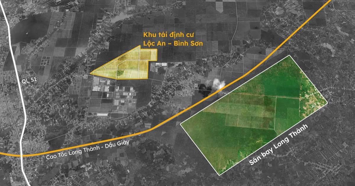 Dự &aacute;n đầu tư x&acirc;y dựng Cảng h&agrave;ng kh&ocirc;ng quốc tế Long Th&agrave;nh c&ocirc;ng suất 100 triệu kh&aacute;ch, 5 triệu tấn h&agrave;ng h&oacute;a mỗi năm. Vốn đầu tư to&agrave;n bộ c&ocirc;ng tr&igrave;nh khoảng 336.630 tỷ đồng (hơn 16 tỷ USD). Trong đ&oacute;, giai đoạn một 114.450 tỷ đồng (khoảng 5,45 tỷ USD), dự kiến hoạt động năm 2025.