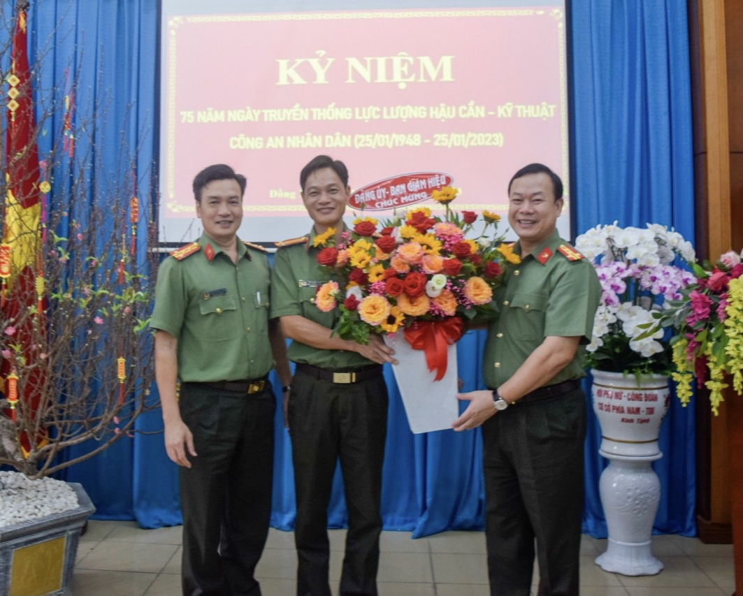 EDFA7D5D-4853-4887-ADD3-8B8D6645B543.