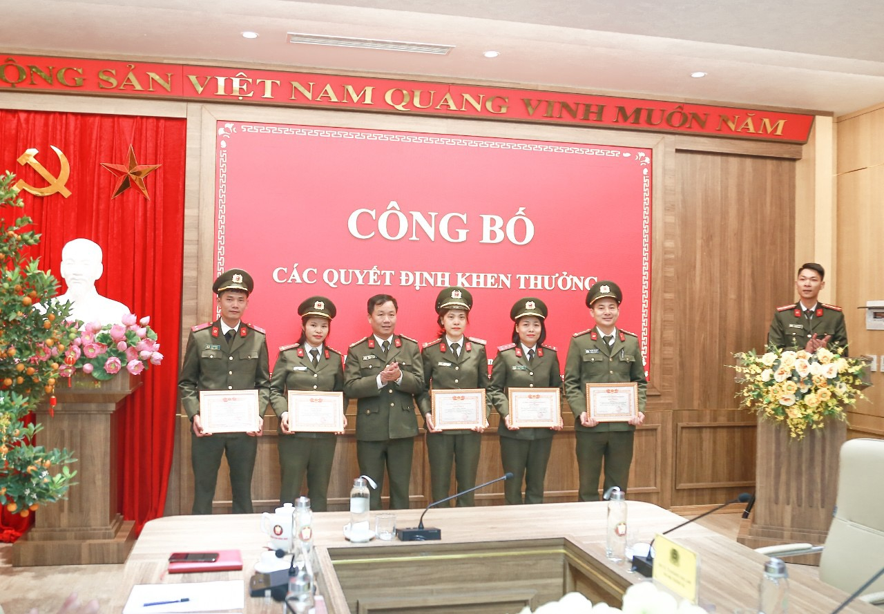 A513F8DF-6E67-47A3-A35A-0A78945D907A.