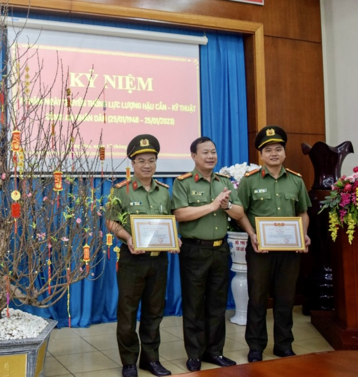 C674E60C-2A2F-4ECC-8367-DF675A79929E.