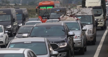 Chạy xe ô tô hết hạn đăng kiểm về quê ăn Tết bị phạt bao nhiêu tiền?