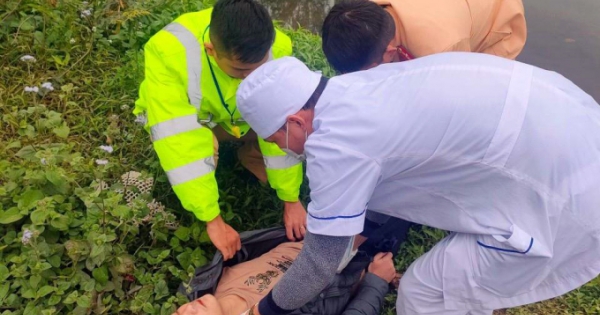 Cứu thành công một nam thanh niên dưới chân cầu Mai Pha