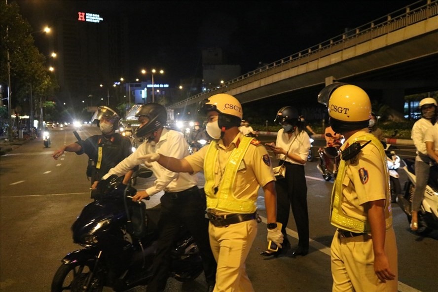 Kiên quyết xử lý nghiêm hành vi vi phạm nồng độ cồn, chạy xe quá tốc độ. Ảnh Internet