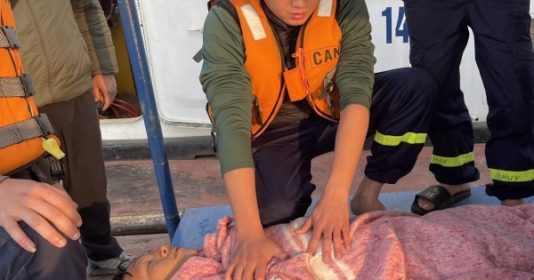 Cứu sống nạn nhân nhảy cầu Long Biên tự tử