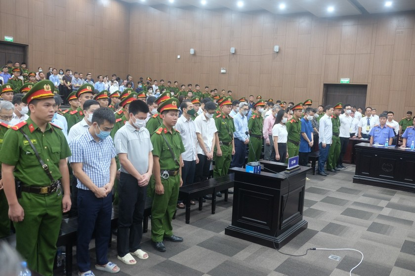 Phiên tòa xét xử vụ “Chuyến bay giải cứu”. (Ảnh: Vietnamnet.vn)