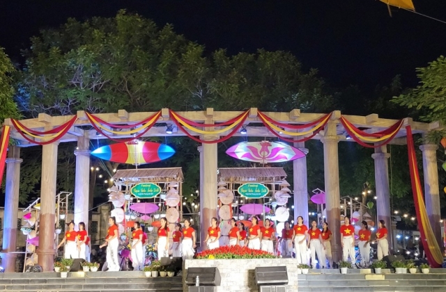 Khuyến khích đầu tư phát triển hệ thống thiết chế văn hóa cơ sở