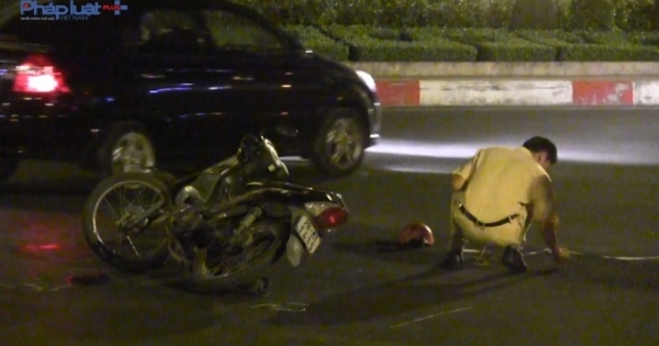 TP Hồ Chí Minh: Va chạm xe taxi một người nguy kịch
