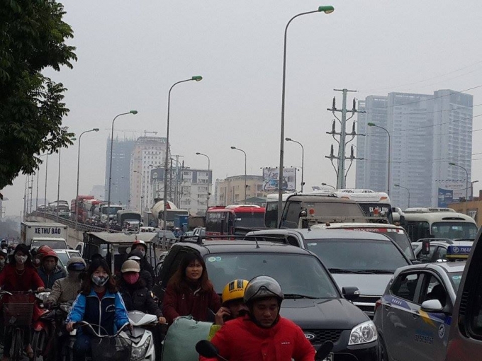 Giao th&ocirc;ng &ugrave;n tắc trầm trọng v&agrave;o dịp cuối năm.