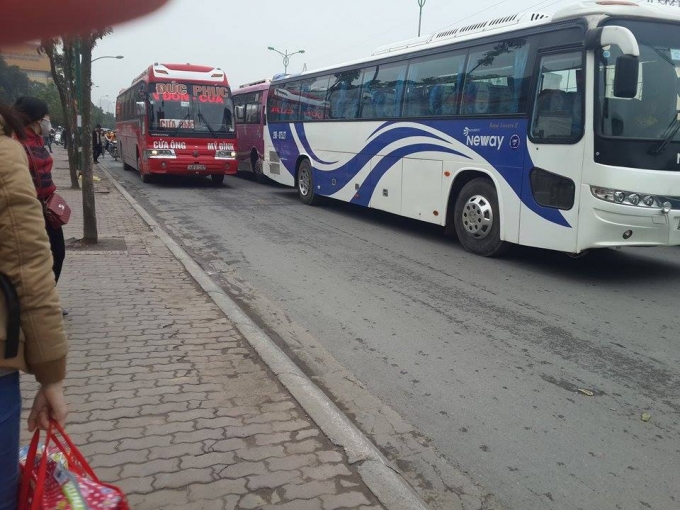 Ph&iacute;a trước c&oacute; 1 khoảng tho&aacute;ng, chiếc xe mang biển hiệu Đức Ph&uacute;c vẫn chạy với tốc độ