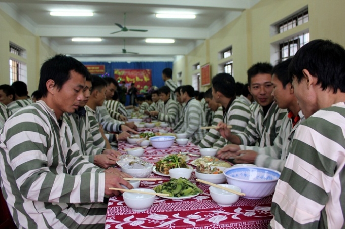 Bữa cơm gợi nhớ về những ph&uacute;t gi&acirc;y sum họp gia đ&igrave;nh...