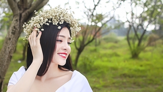 Ca sĩ Thuỵ Miên giật mình tỉnh giấc mơ Xuân bởi nụ hôn của Vịt