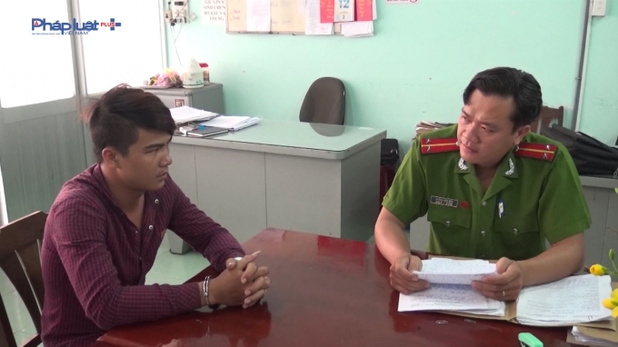 Đối tượng Thanh tại cơ quan cảnh s&aacute;t điều tra.