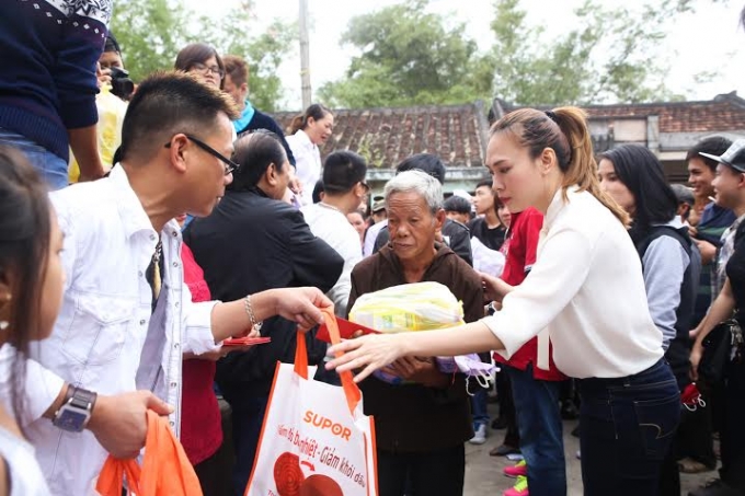 Năm n&agrave;o Mỹ T&acirc;m của trao qu&agrave; Tết đến người d&acirc;n qu&ecirc; ngh&egrave;o.