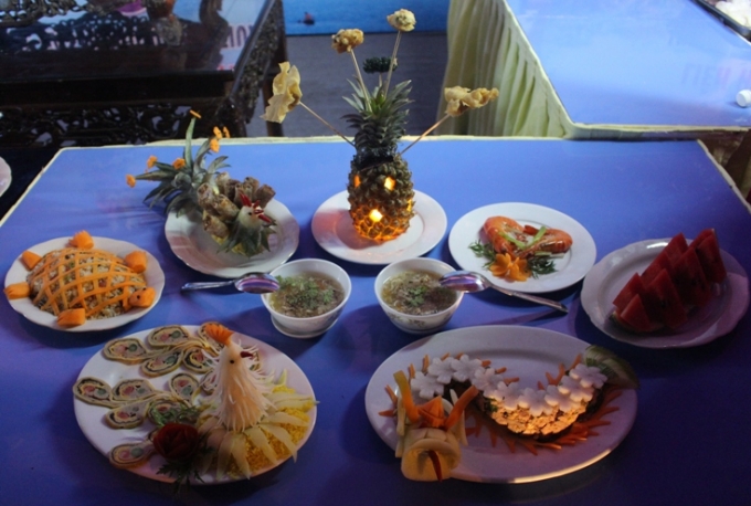 Ẩm thực xứ Huế kh&ocirc;ng chỉ cầu kỳ về h&igrave;nh thức m&agrave; c&ograve;n ngon cả về chất lượng.