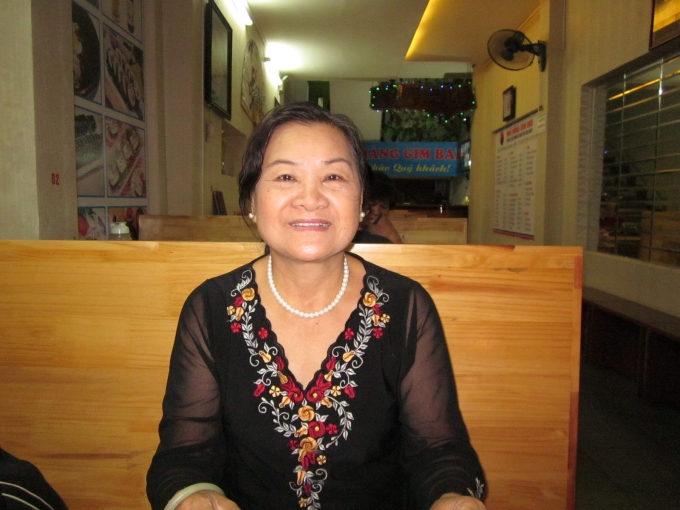 B&agrave; Nguyễn Thị Li&ecirc;n kể lại cho PV những năm th&aacute;ng gian nan, nhưng đầy tự h&agrave;o của m&igrave;nh.