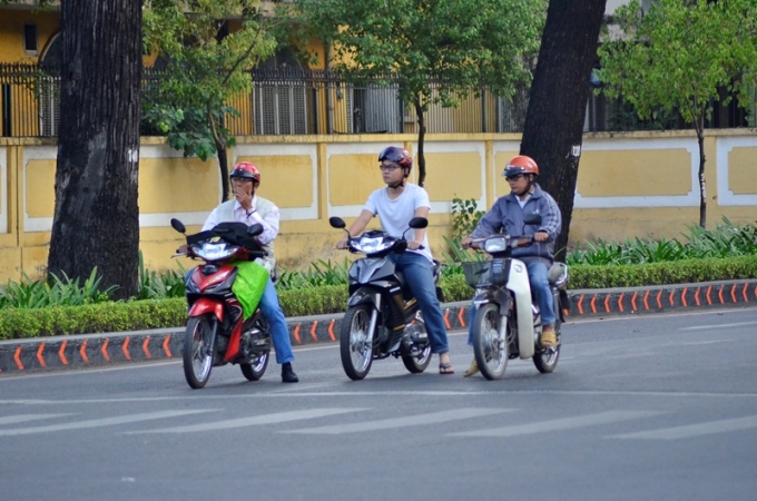 S&agrave;i G&ograve;n bắt đầu ng&agrave;y đầu năm với thời tiết se se lạnh, c&oacute; lẽ v&igrave; thế m&agrave; gần 8h s&aacute;ng vẫn rất &iacute;t người ra đường.