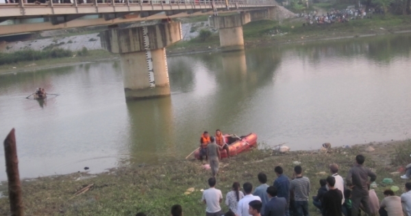 Thông tin mới nhất vụ cứu người nhảy cầu, 4 người tử vong