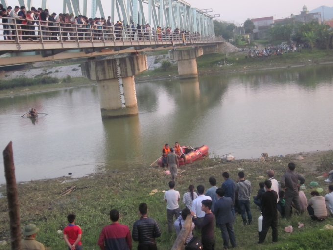 Hiện trường vụ việc 2 c&ocirc; g&aacute;i nhảy cầu.