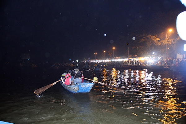 Hội Ch&ugrave;a Hương 2016: Sợ tắc đường, ng&agrave;n người khai hội l&uacute;c&hellip; nửa đ&ecirc;m