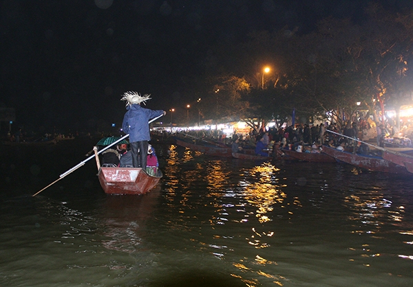 Hội Ch&ugrave;a Hương 2016: Sợ tắc đường, ng&agrave;n người khai hội l&uacute;c&hellip; nửa đ&ecirc;m