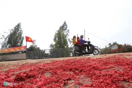 Xử l&iacute; nghi&ecirc;m c&aacute;c trường hợp đốt ph&aacute;o đỏ đường ở x&atilde; tỉ ph&uacute;.